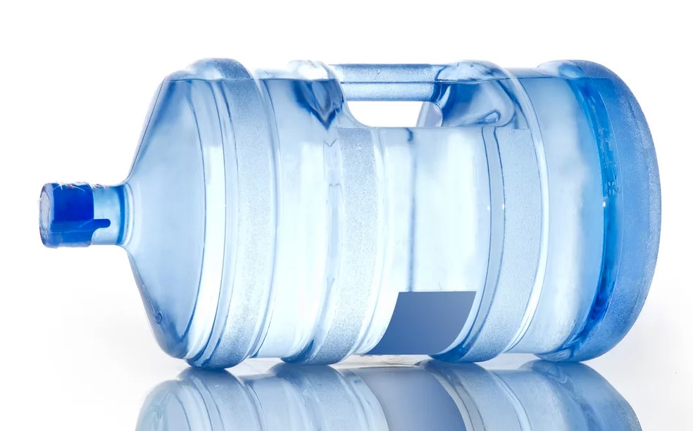 Почему объем бутыля с водой составляет 19 литров?