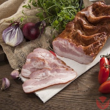 Грудинка копчёная 0,5 кг фото 1 — Интернет-магазин доставки продуктов и воды ВКУСНЫЙ