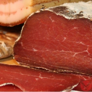 Говядина сыровяленная полутвёрдая 0,5 кг — Интернет-магазин доставки продуктов и воды ВКУСНЫЙ