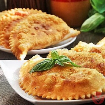 Чебуреки с индейкой Кг — Интернет-магазин доставки продуктов и воды ВКУСНЫЙ